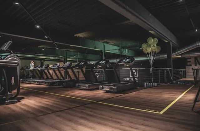 Fitness chain interior with strength equipment