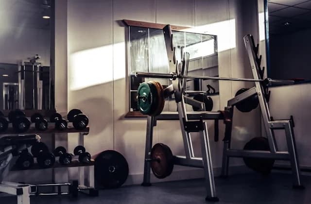 Large fitness center with multiple training zones