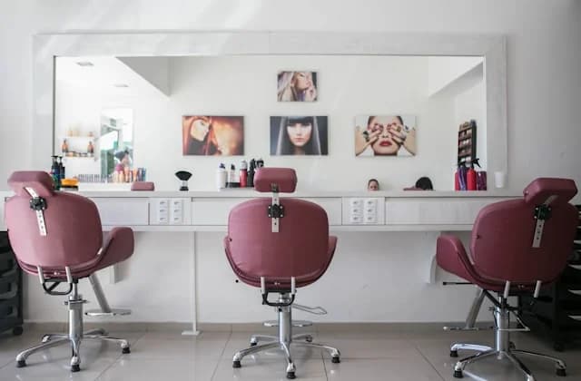 Salon chain reception area with multiple stations